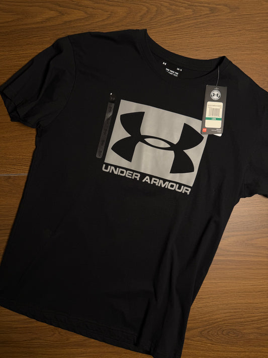 Under Armour T-shirt
