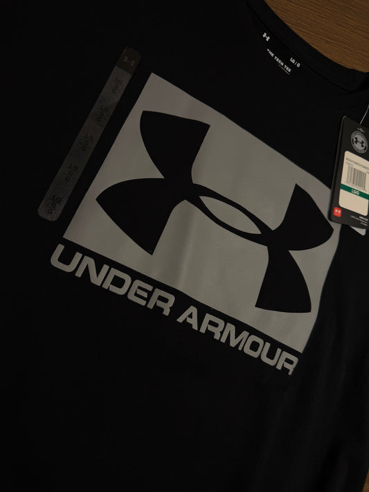 Under Armour T-shirt